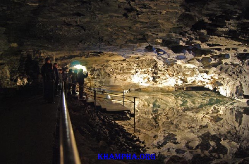 Top 10 Hang Động Đẹp Nhất Hành Tinh