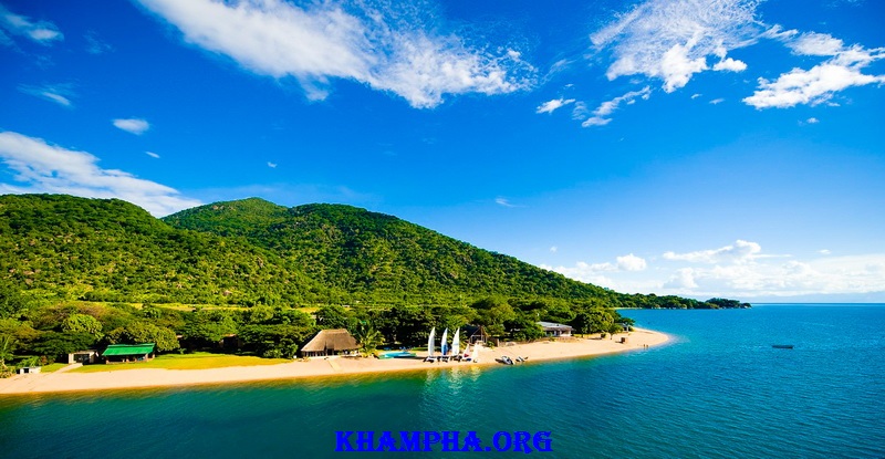 Top 10 Hồ Nước Sâu Nhất Trên Thế Giới