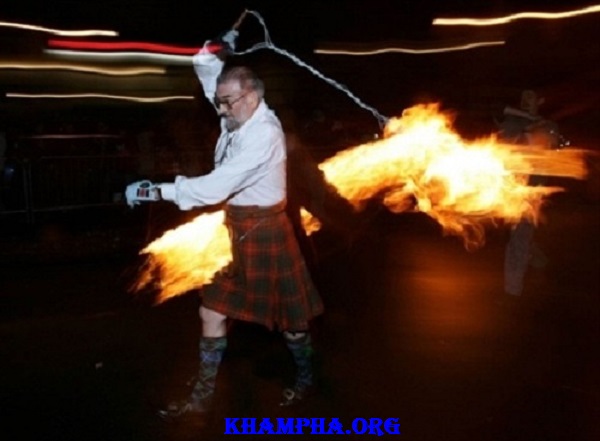 Những Phong Tục Đón Năm Mới Kỳ Quặc Nhất Thế Giới Những Phong Tục Đón Năm Mới Kỳ Quặc Nhất Thế Giới