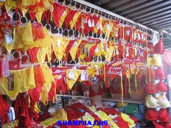 Những Phong Tục Đón Năm Mới Kỳ Quặc Nhất Thế Giới Những Phong Tục Đón Năm Mới Kỳ Quặc Nhất Thế Giới